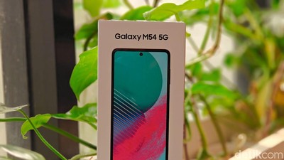 Unboxing Samsung Galaxy M54, HP Rp 6 Jutaan Baterai dan Kamera Besar