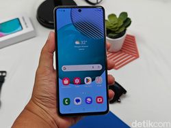 Unboxing Samsung Galaxy M54, HP Rp 6 Jutaan Baterai dan Kamera Besar