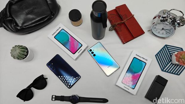 Galaxy M54