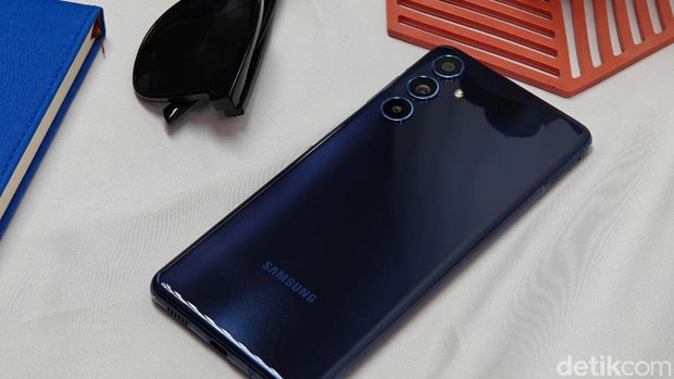 Galaxy M54