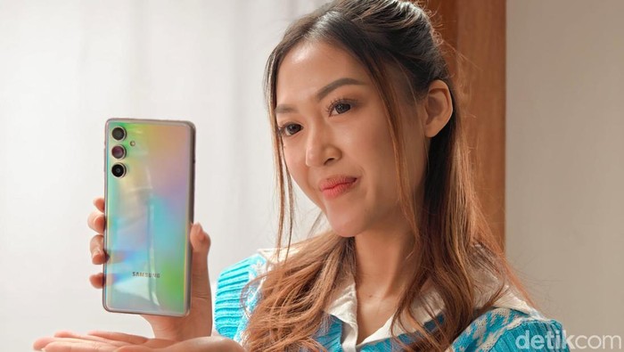 Galaxy M54