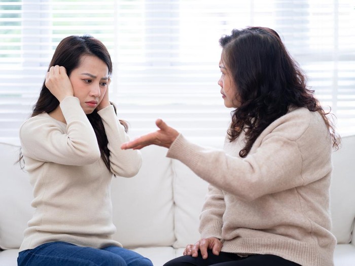 Ilustrasi Menantu Marah dengan Mertua