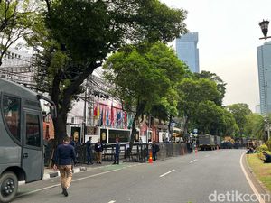 Jelang Pengundian Nomor Urut Capres, Jalan Imam Bonjol Depan KPU Ditutup
