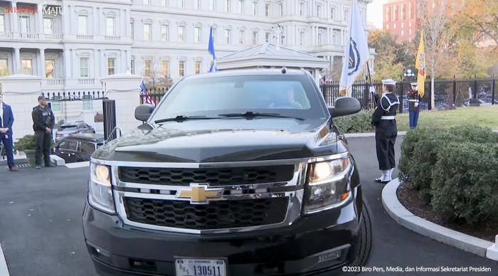 Jokowi Naik Mobil Bongsor Chevrolet Suburban di Amerika Serikat