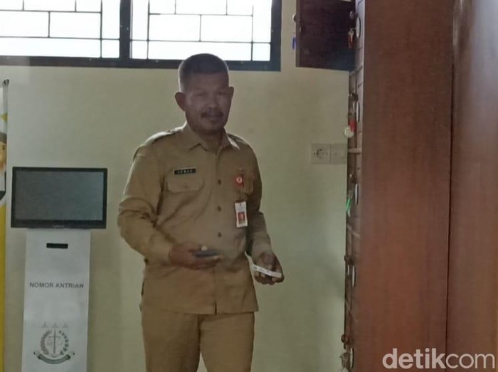 Kadinsos Bojonegoro diperiksa di Kejari terkait mobil siaga desa