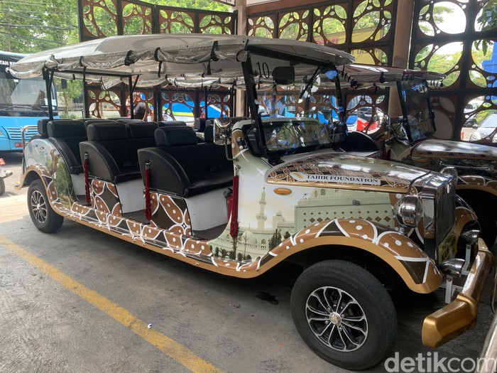 Kendaraan Wisata Listrik di Solo.