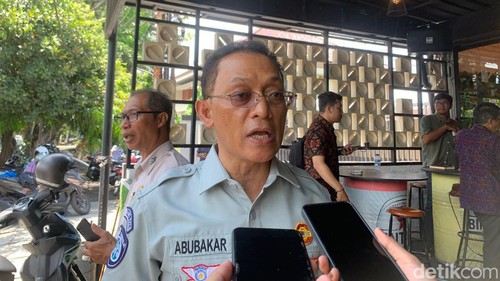 Kepala PT Jasa Raharja Bali Abubakar Aljufri di Denpasar, Selasa (14/11/2023). (Rizki Setyo Samudero)