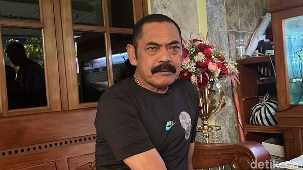 Ketua DPC PDIP Kota Solo FX Hadi Rudyatmo ditemui di kediamannya, Selasa (14/11/2023).
