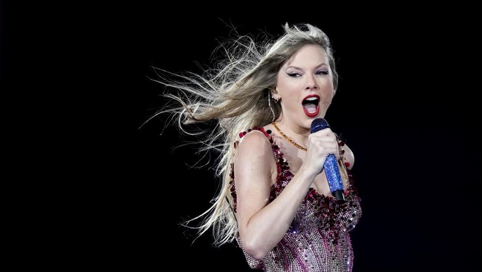 Lirik Lagu Taylor Swift Back to December Beserta Terjemahan dan Maknanya