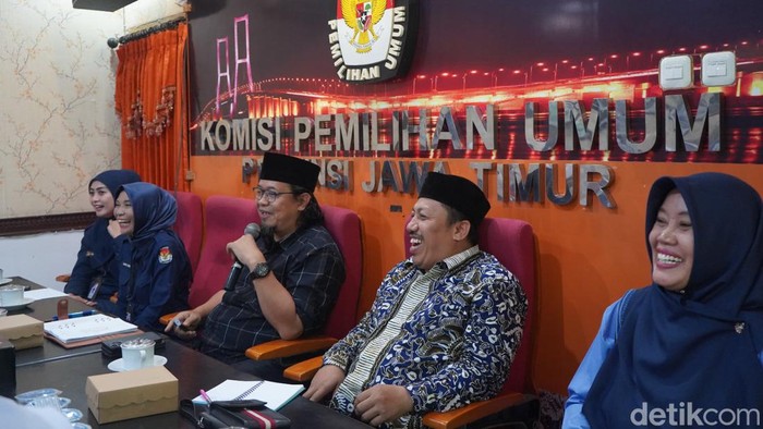KPU Jatim mengumumkan pembukaan pendaftaran Tim Kampanye Daerah di Pilrpres 2024.