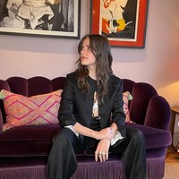 Setelah lulus sekolah, Meg Bellamy pernah bekerja di Legoland Inggris, Dia menghibur para tamu Legoland dengan mengenakan kostum karakter. Foto: dok. Instagram/@megkbellamy