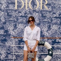 Dari wanita biasa kini Meg Bellamy menjadi wanita high-fashion. Setelah mendapatkan peran menjadi Kate Middleton, Meg disibukkan datang ke fashion show, salah satunya Dior. Foto: dok. Instagram/@megkbellamy