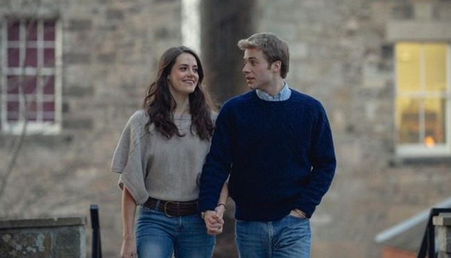 Inilah penampilan Meg saat berperan menjadi Kate Middleton. Dalam musim tersebut lebih banyak menceritakan awal mula hubungan romansa Kate dan Pangeran William yang diperankan oleh Ed McVey. Foto: dok. Instagram/@megkbellamy