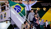 Menurut Kemenlu Brasil, dua dari rombongan puluhan warga Brasil tersebut memutuskan tetap tinggal di Mesir atas alasan pribadi. Jumlah keseluruhan rombongan terdiri dari 17 anak-anak, sembilan perempuan, dan enam laki-laki.  