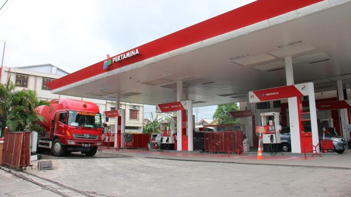Pertamina menindak tegas 15 SPBU di Sulut diduga menyalahgunakan BBM.