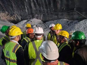 India Berjuang Selamatkan 40 Pekerja Terowongan Terjebak di Bawah Tanah