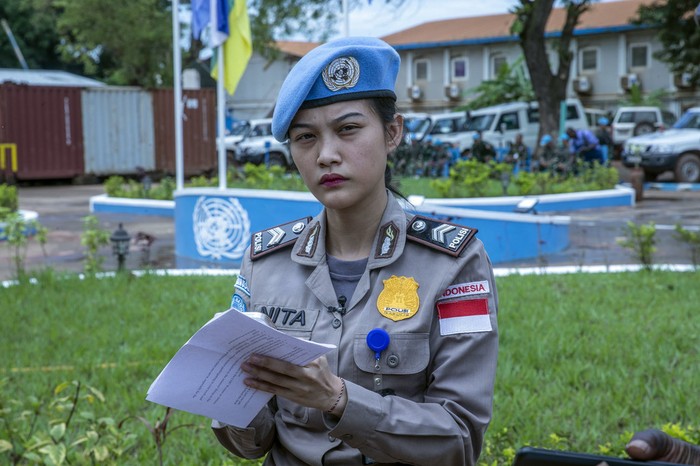 Perempuan Indonesia kembali mengharumkan nama bangsa, belum lama ini Perserikatan Bangsa-Bangsa mengumumkan bahwa Brigadir Polisi Satu, Renita Rismayanti, asal Indonesia, akan menerima penghargaan sebagai Polisi Wanita Terbaik 2023.