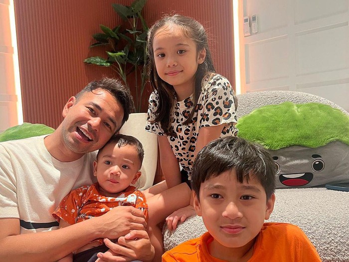 Raffi Ahmad, Rayyanza, Gemp dan Rafathar.