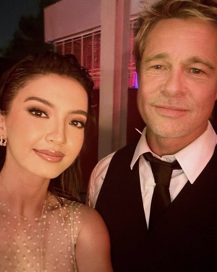 Raline Shah Raline Shah panen selfie bersama selebriti Hollywood.