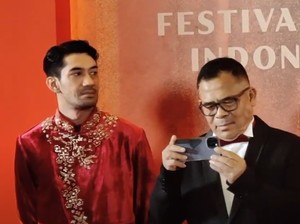 Intip Outfit Ketua Komite Reza Rahadian di FFI 2023
