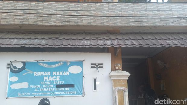 Rumah Makan Mace Unhas Makassar