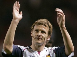 Paling tua adalah Teddy Sheringham. Ketika berseragam West Ham di musim 2006/2007, dia mencetak gol di usia 40 tahun, 264 hari (AP)
