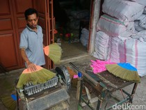 Sapu Gelagah Purbalingga Tembus Pasar Luar Negeri, Begini Pembuatannya