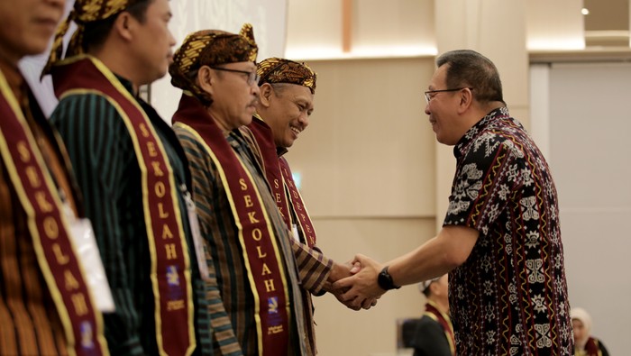 Satukan Visi Misi Sekolah Binaan Forum Komunikasi Sekolah Binaan (FKSB) Yayasan Pendidikan AstraβMichael D. Ruslim (YPA-MDR) menggelar kegiatan dalam rangka menyatukan visi dan misinya.