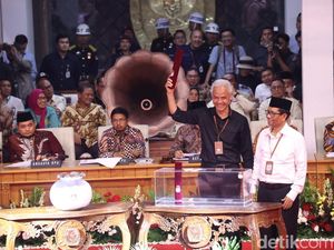 Ganjar: Demokrasi Harus Berjalan Sesuai Rel, Jauh dari Unsur KKN
