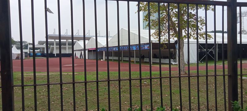 Suasana GBK Jelang Konser Coldplay