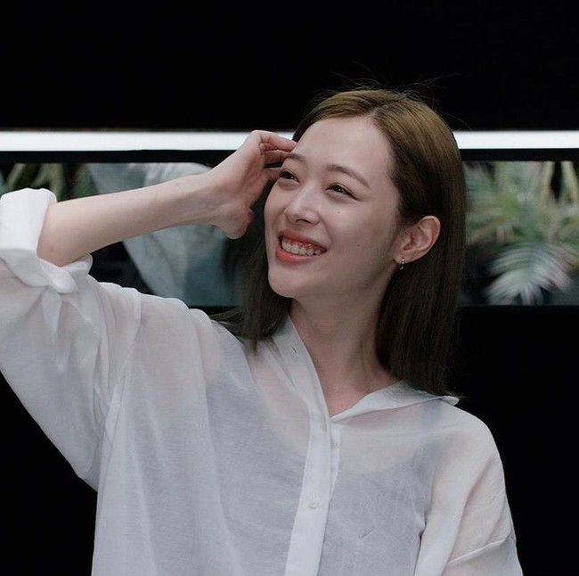 Sahabat Kenang 7 Tahun Kematian Sulli