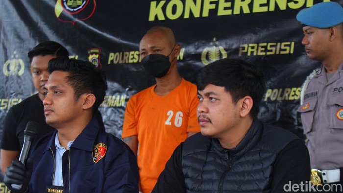 Tampang pelaku penikaman di Kalasan, Sleman, dirilis di Mapolresta Sleman, Selasa (14/11/2023).