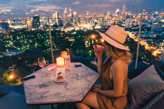 Tempat Makan Rooftop