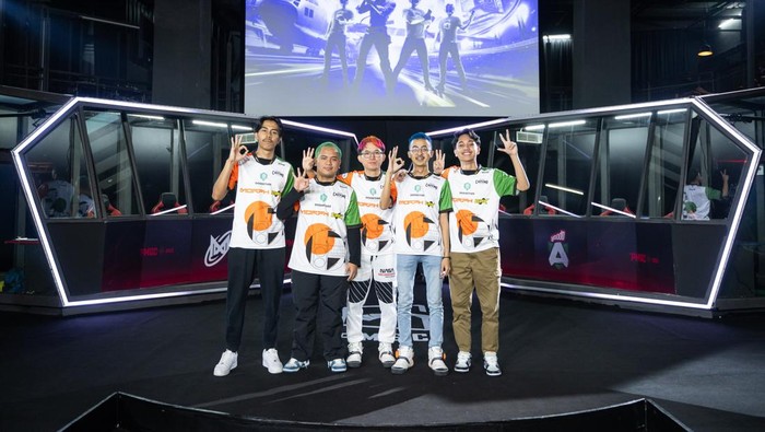 Kompetisi internasional PUBG Mobile bertajuk PMGC 2023 memasuki pekan ketiganya. Sejak bergulir dari tanggal 2 November lalu, sudah ada satu wakil Indonesia yang lolos ke babak grand final, Morph GPX.