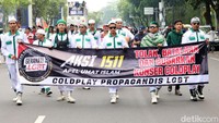 Massa Gerakan Nasional Anti (Geranati) LGBT melakukan aksi di kawasan Senayan, Jakarta, Rabu (15/11/2023).