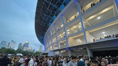 Begini Mengularnya Antrean Masuk ke Kategori Festival Konser Coldplay