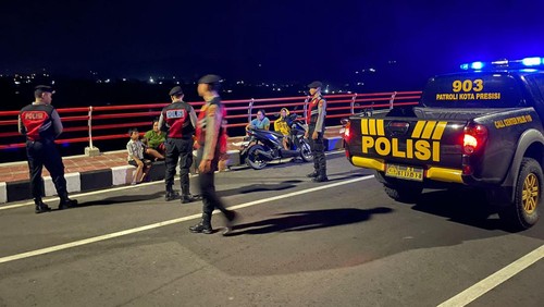 Petugas gabungan Polres Klungkung mendapati sejumlah anak muda yang bersiap untuk balapan liar kumpul di area Pusat Kebudayaan Bali Klungkung, Rabu (15/11/2023).