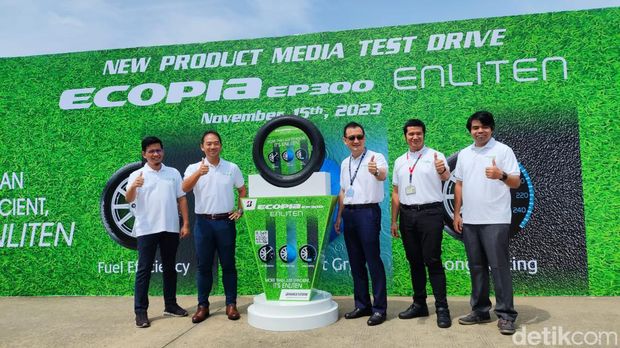 Ban Bridgestone Ecopia EP300 meluncur.