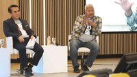 Buku yang ditulis oleh seorang penyidik polisi ini dinilai memberikan jalan keluar bagi hukum adat untuk masuk ke hukum modern yang memberikan keadilan dan kepastian.  