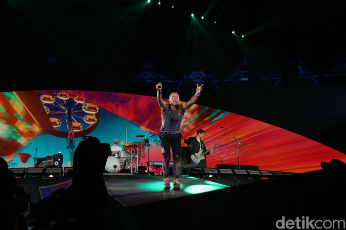 Coldplay Penampilan Coldplay di konser Music of The Spheres yang digelar Rabu (15/11/2023) di Stadion Utama Gelora Bung Karno, Jakarta.