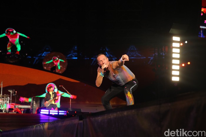 Coldplay Penampilan Coldplay di konser Music of The Spheres yang digelar Rabu (15/11/2023) di Stadion Utama Gelora Bung Karno, Jakarta.