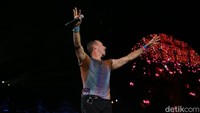 Sebagai pembuka Coldplay membawakan Higher Power yang dihajar langsung Adventure of a Lifetime. (Foto: Tripa Ramadhan/detikcom)