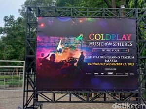 Calo Tiket Coldplay Berkeliaran di Area GBK