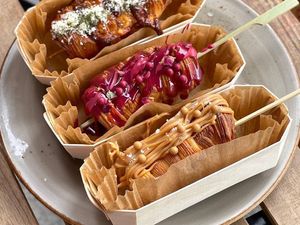 5 Kreasi Croissant Unik, Bentuk Onigiri hingga Yakitori