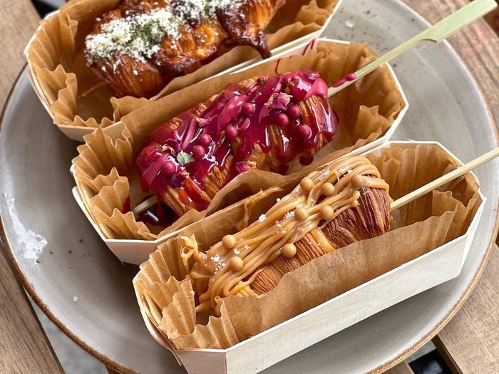 Croissant unik berbentuk yakitori