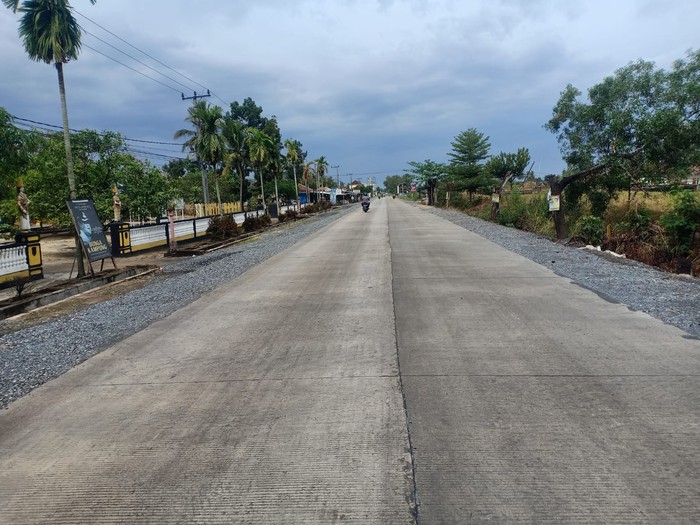 Hasil pembangunan jalan yang melintasi Rumbia, Lampung Tengah. (Dokumentasi DBMBK Provinsi Lampung)