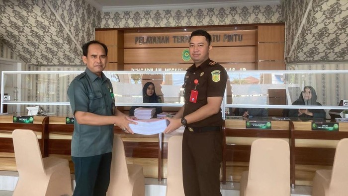 Jaksa serahkan berkas perkara kebakaran Bromo ke PN Kraksan