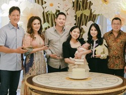 7 Foto 1 Bulanan Baby Julia Putri Jessica Tanoesoedibjo, Dirayakan Sederhana