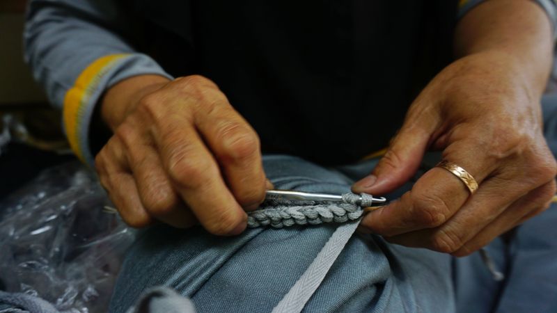 Keren! Emak-emak di Purbalingga Raup Puluhan Juta dari Kerajinan Rajut