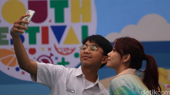 Keseruan Siswa SMAN 10 Bandung ramaikan acara Classy Yamaha Youth Festival.
